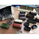 Tin plate clockwork O gauge train set including tr