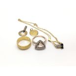A small collection of jewellery to include a 9ct r