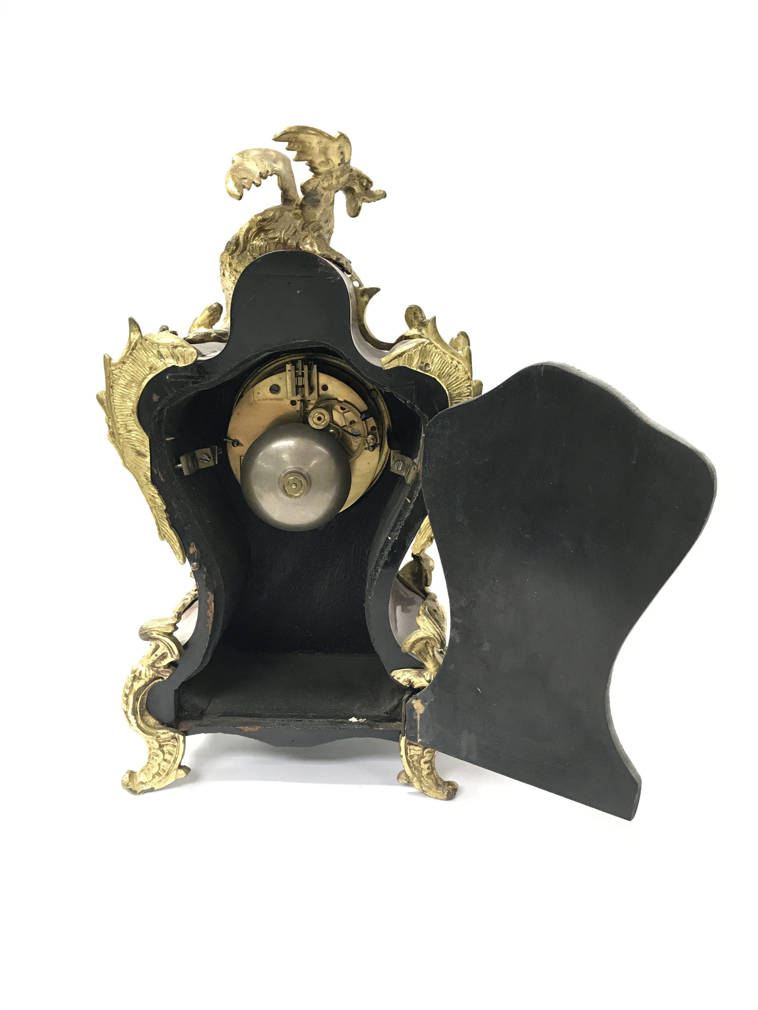 A French ornately decorated mantel clock with simu - Image 3 of 3