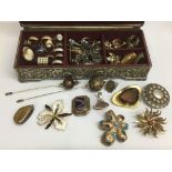 A jewellery box of good quality costume jewellery