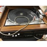 A vintage Dynatron turntable and speakers (3).