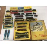 Include is a large collection of smaller scale train items, mainly tt gauge. Included are 6