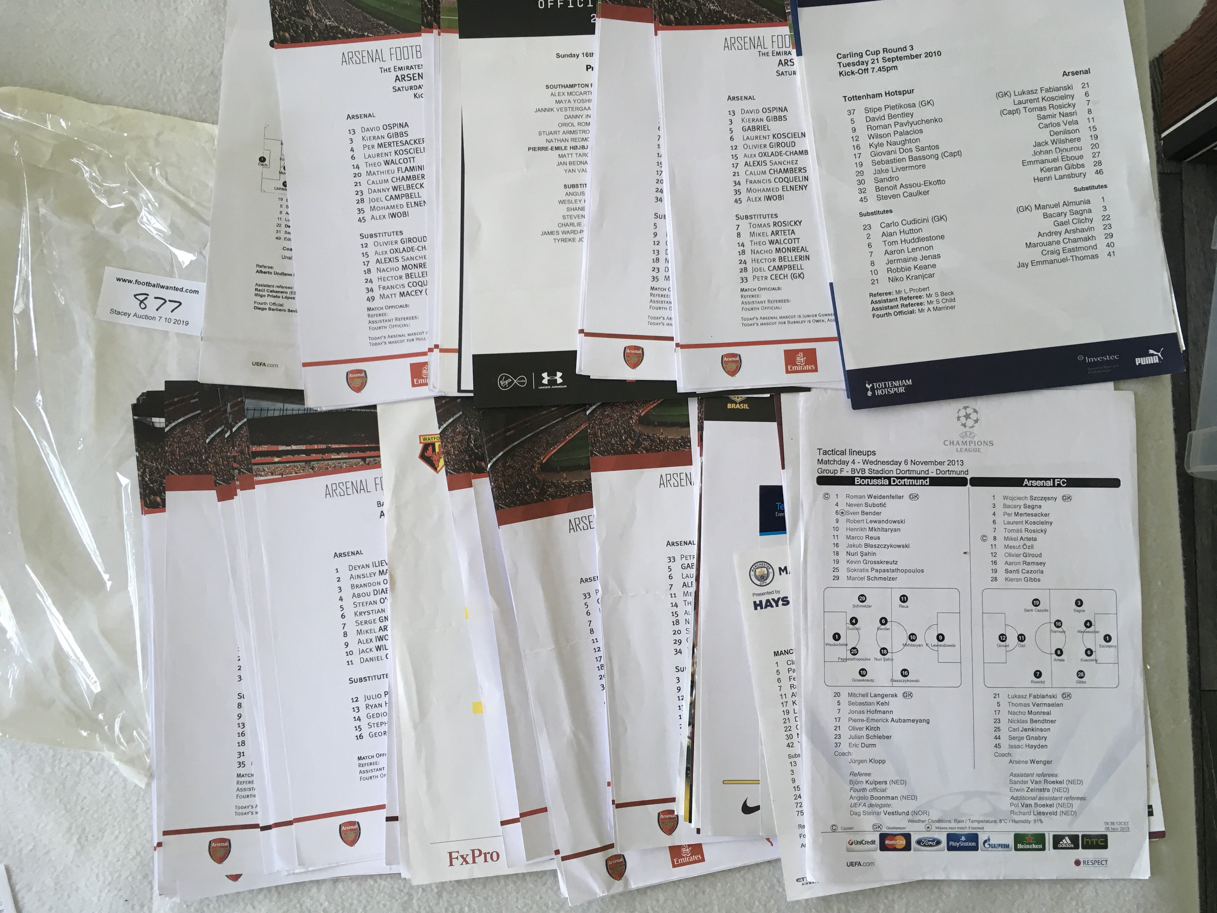 Arsenal Football Team Sheets: Home and away mainly unwritten colour team sheets. (125)