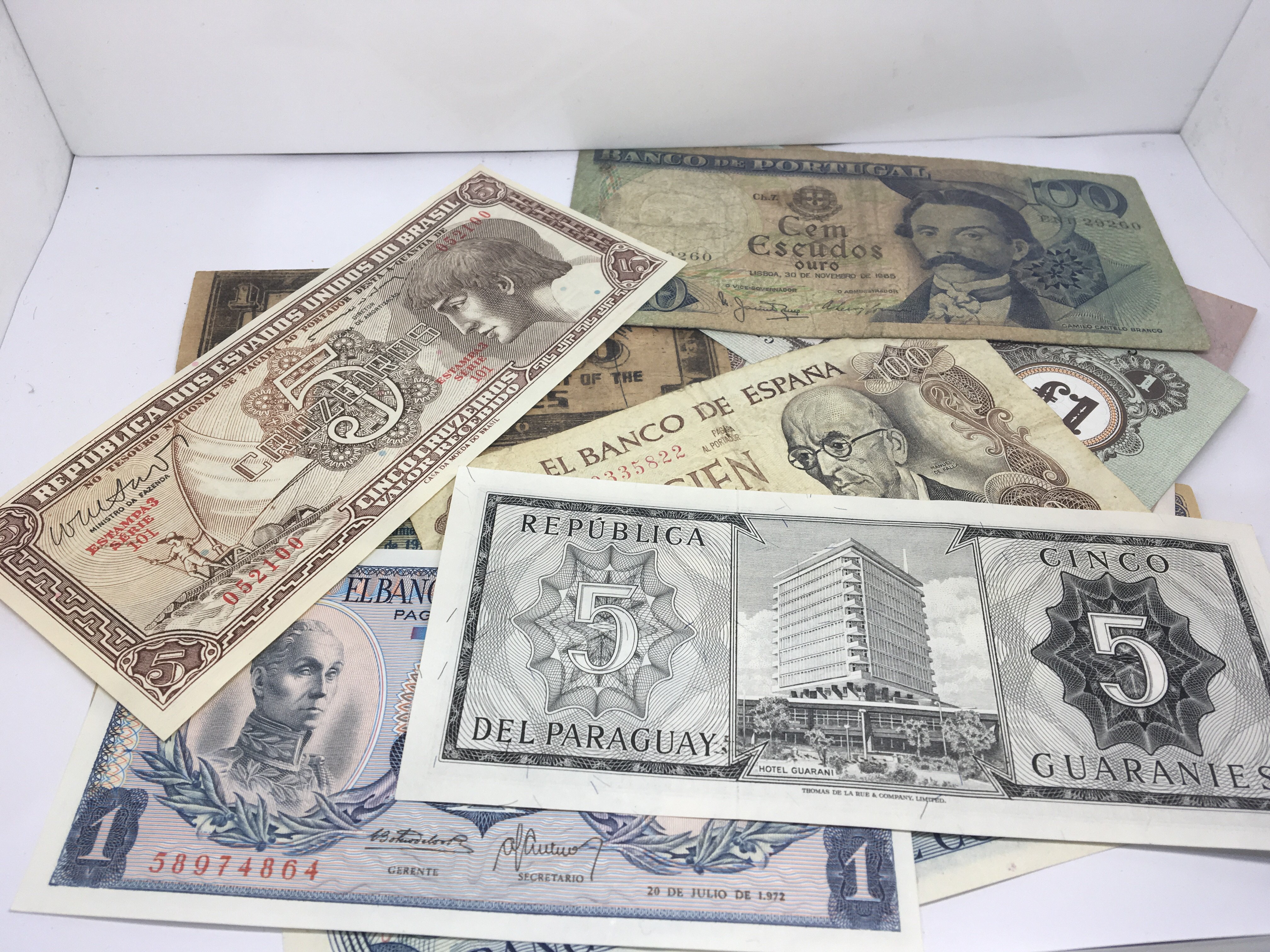 A collection of world bank notes all used. Circula