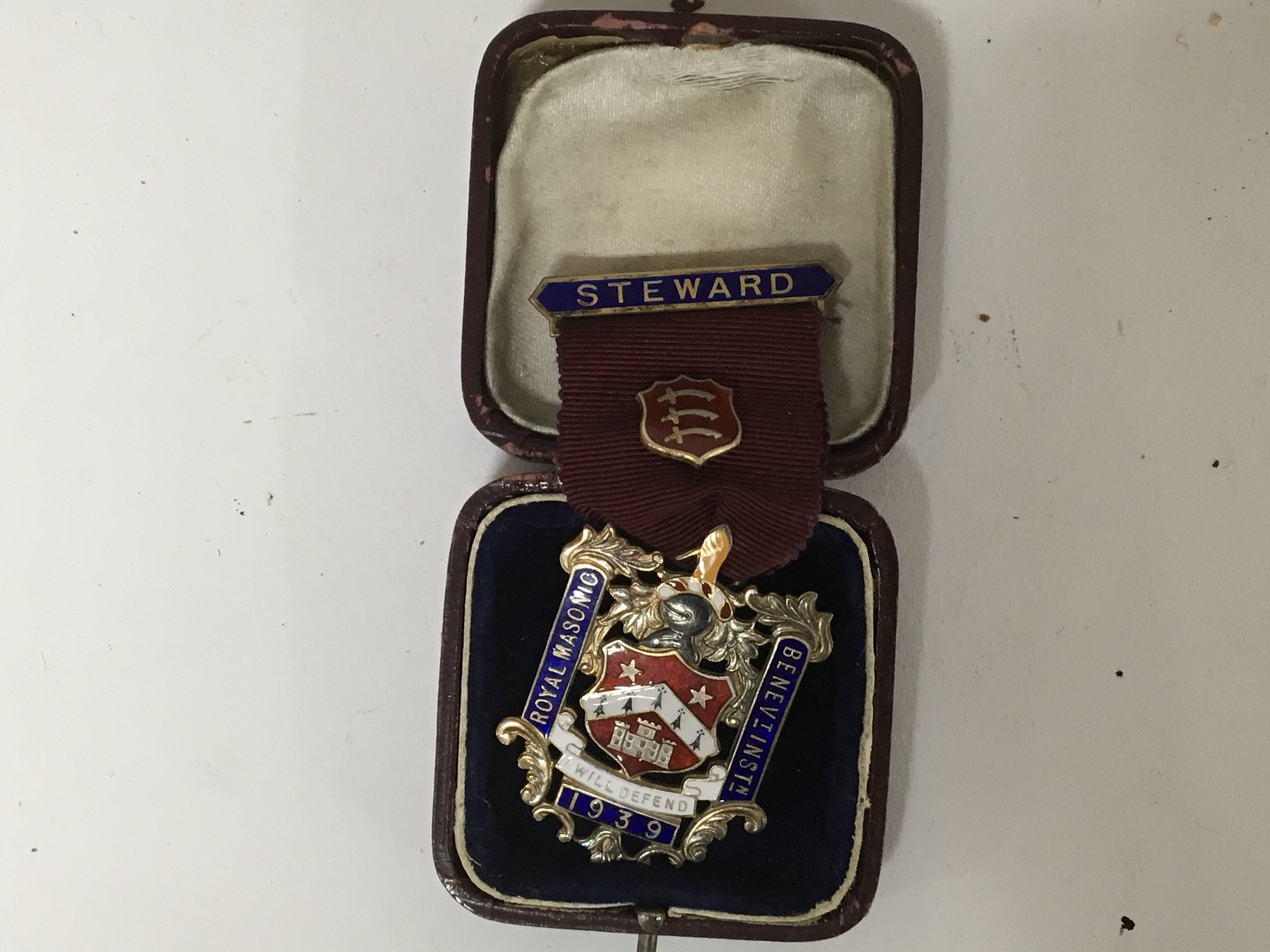 A case containing Masonic regalia. Including a sil - Image 2 of 3