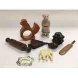 A collection of oddments including four treen item