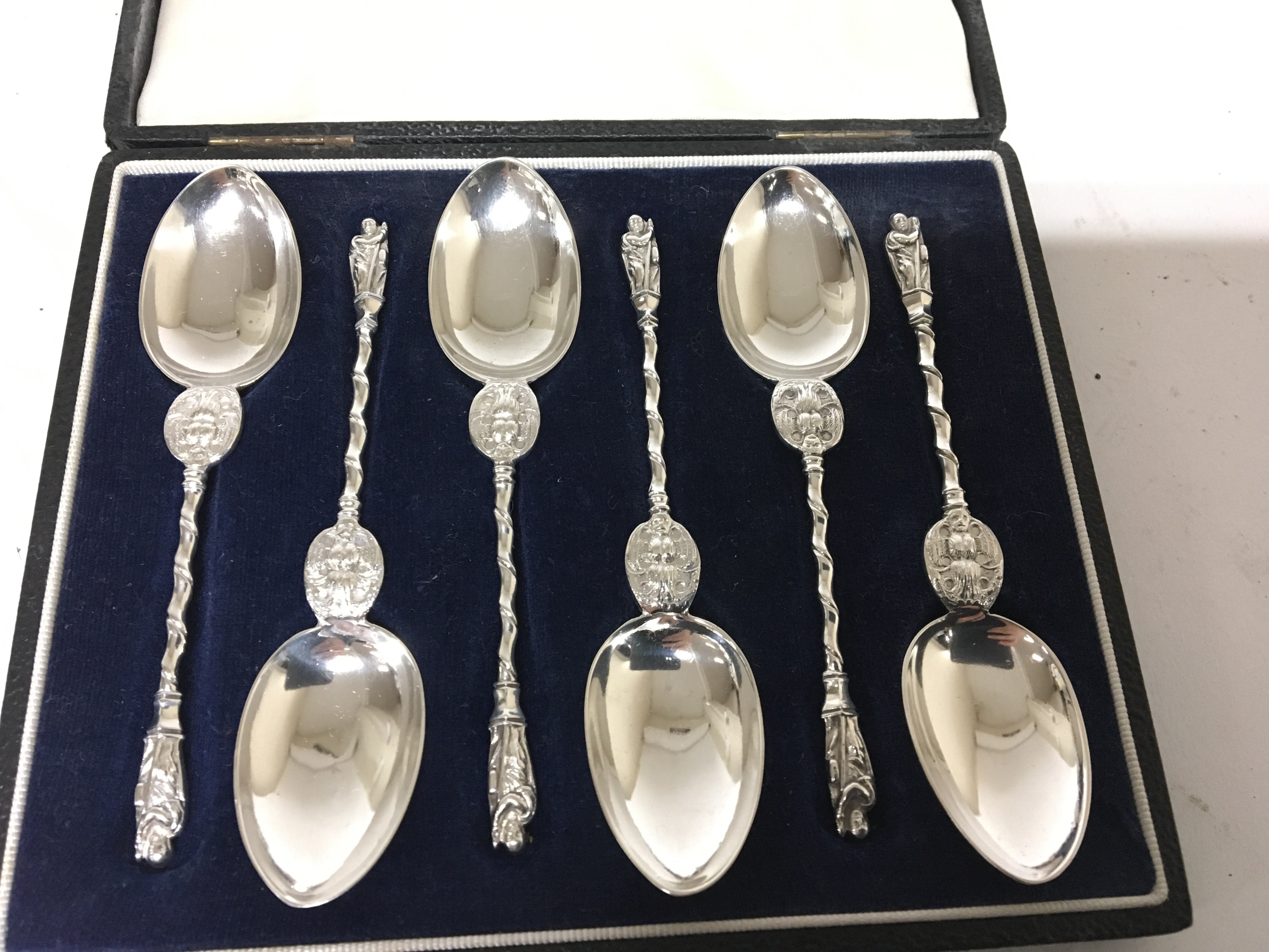 A cased set of Quality Victorian silver apostle spoons with shaped stems maker Henry Holland - Image 2 of 3