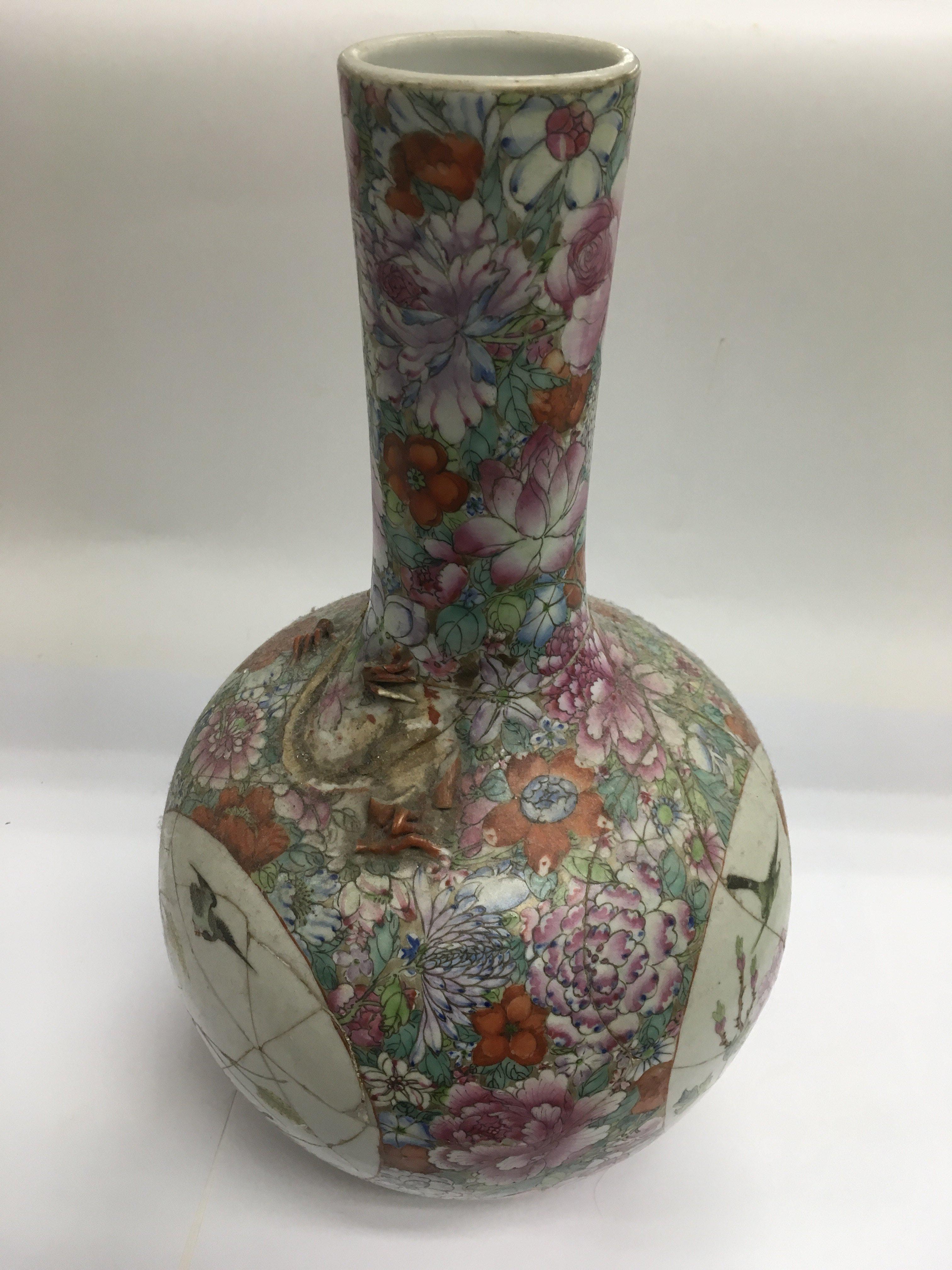 A Chinese bottle vase with hand painted panels depicting birds and flowers, approx height 40cm, a/ - Image 2 of 3