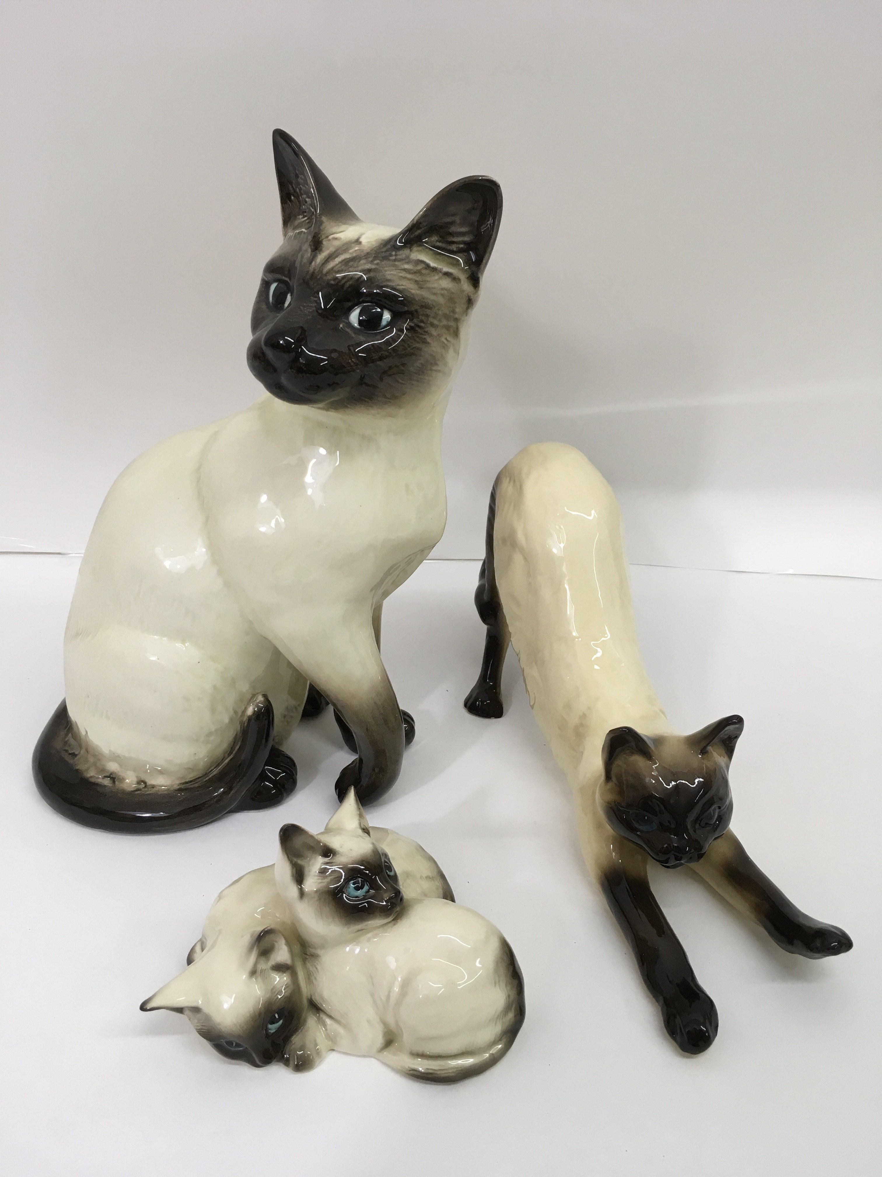 Three Siamese cats by Beswick and Doulton - NO RES