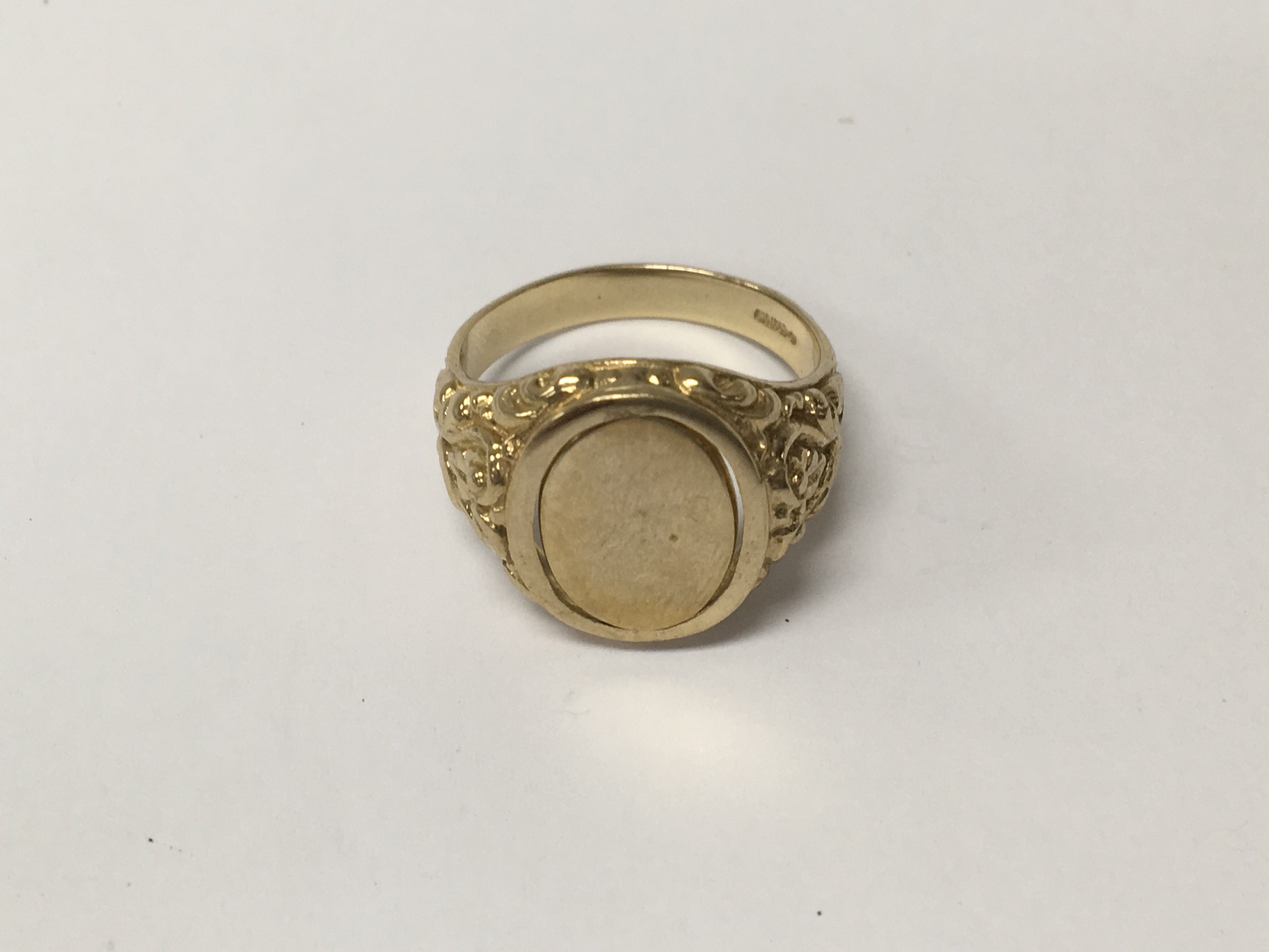 A 9 ct gold swivel ring with Masonic symbol 8 .5 g - Image 2 of 2