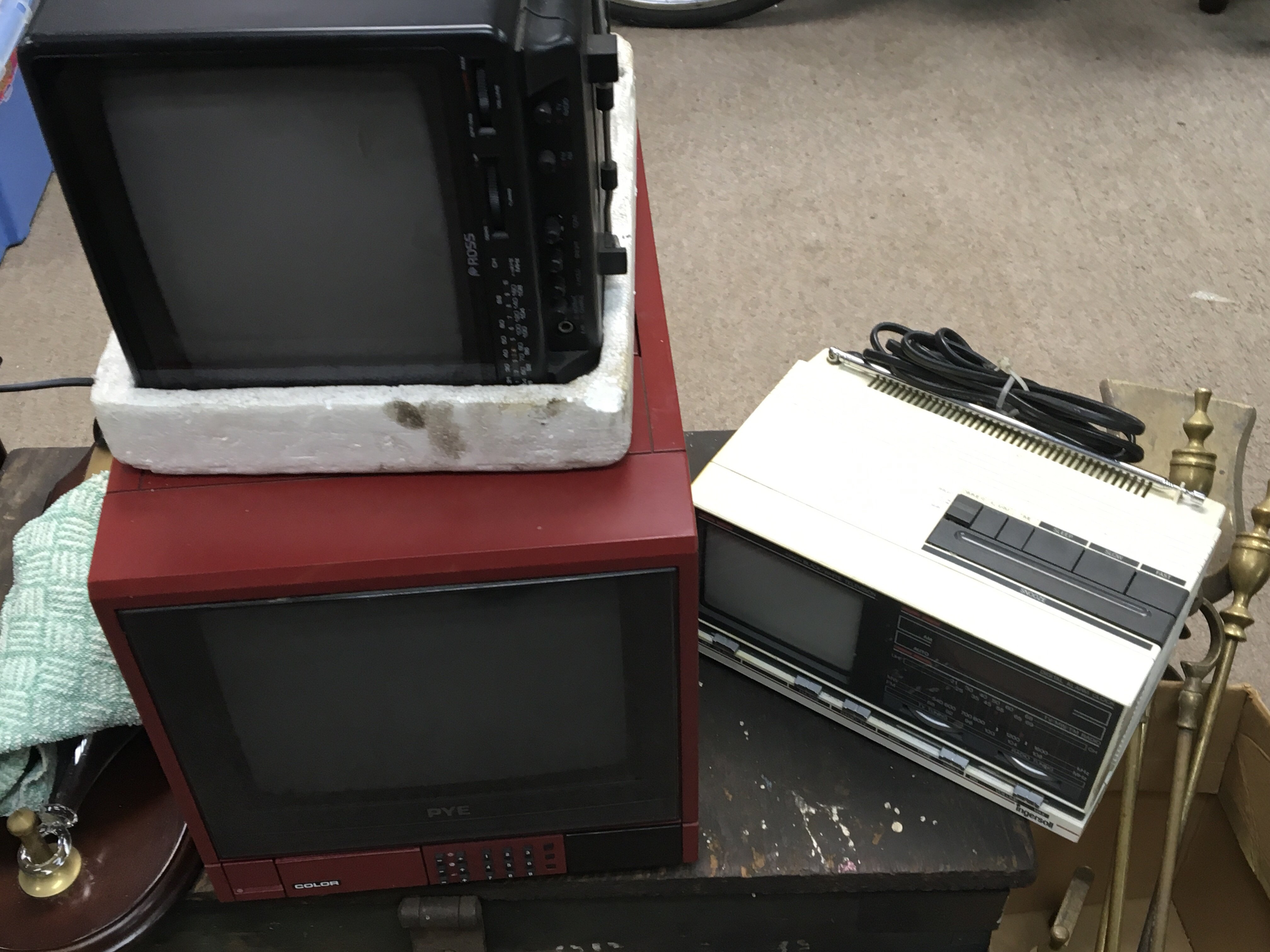 An old manual pillar drill fuel cans and vintage small portable TV (a lot) - Image 3 of 3