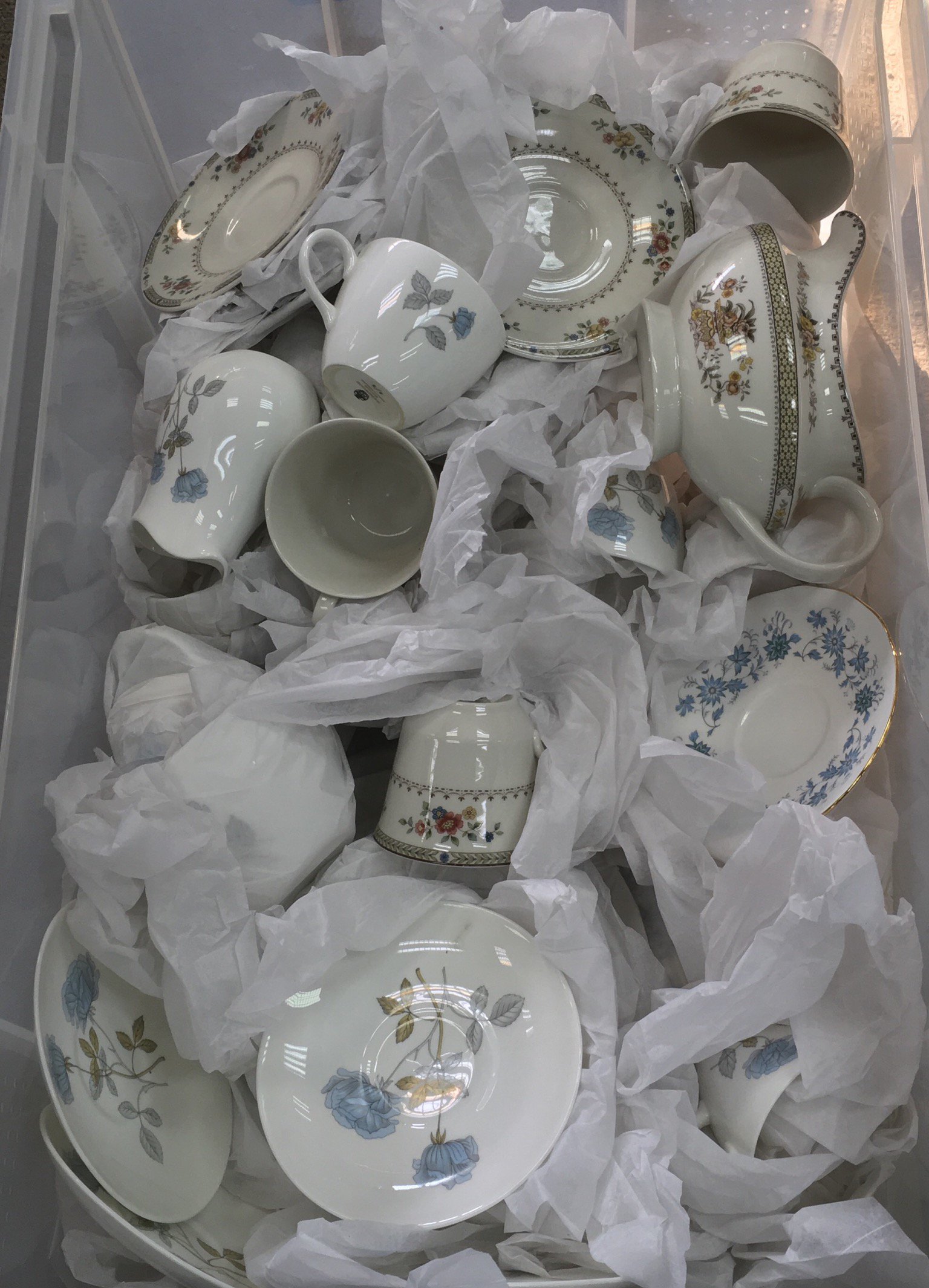 A box containing Wedgwood and Doulton 'Kingswood'
