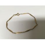 A small 9carat gold Long link bracelet weight 3.8g