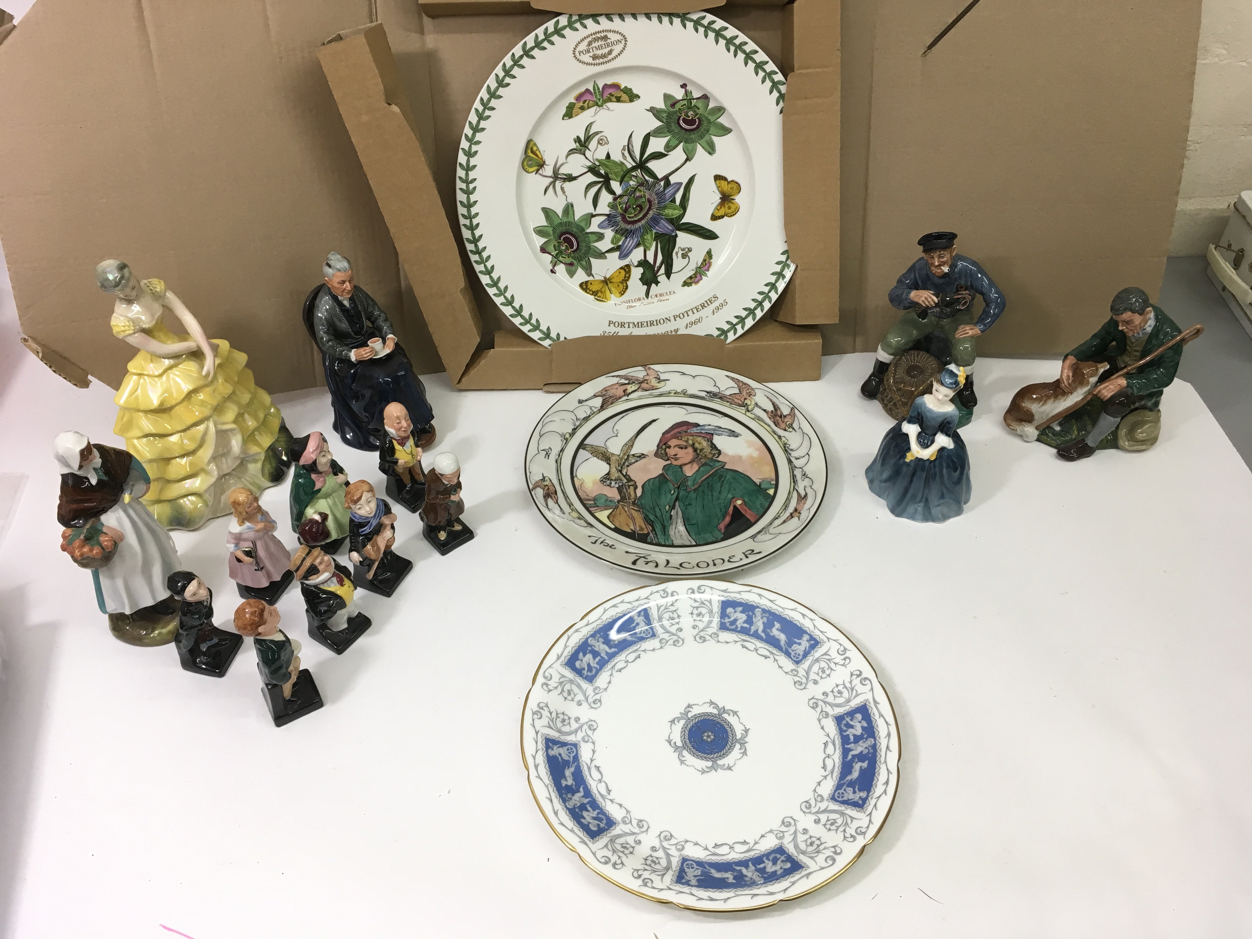 A large Portmeirion collector's plate and Royal Do