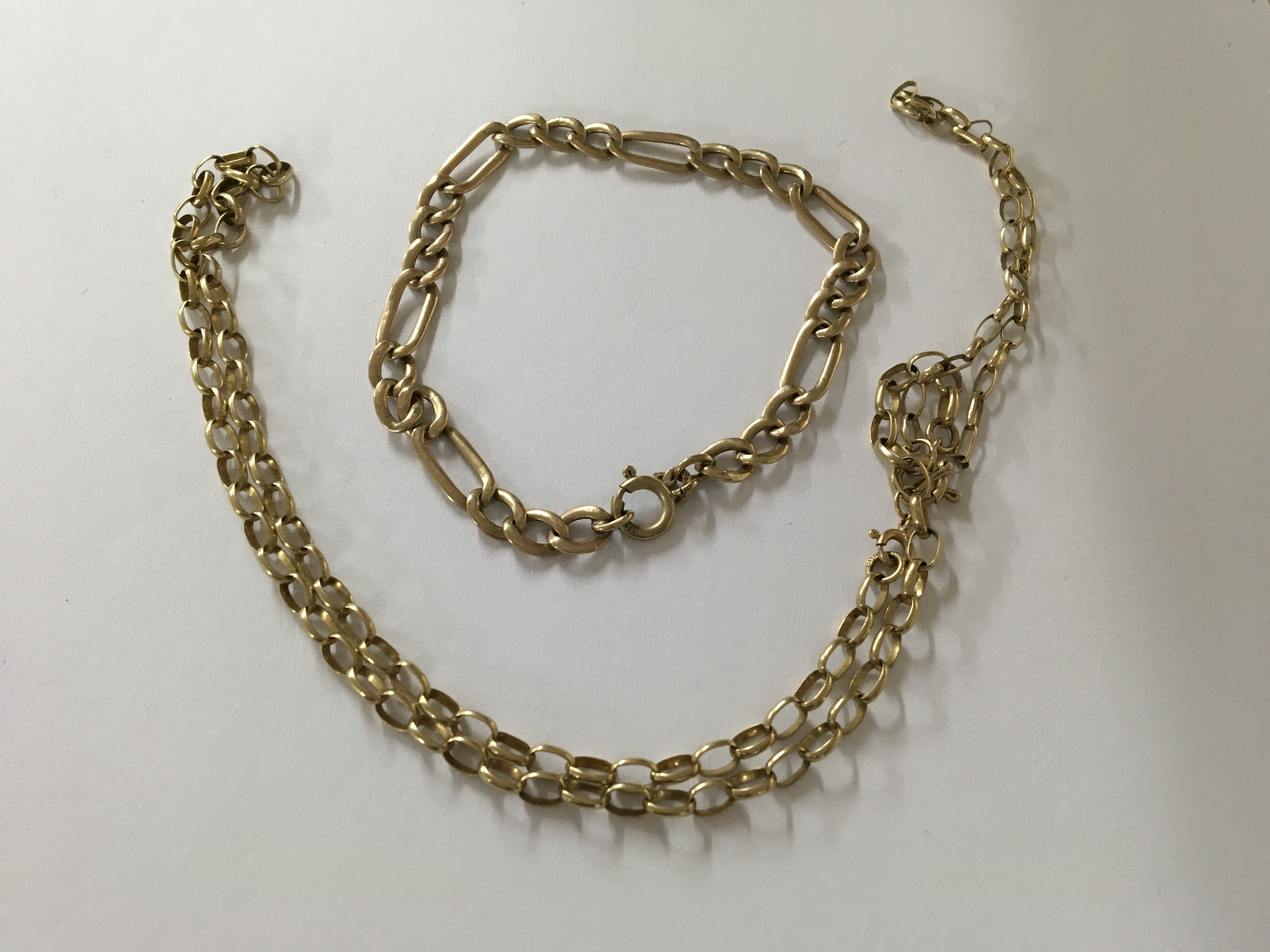 A 9 ct gold necklace and bracelet 14 grams approx