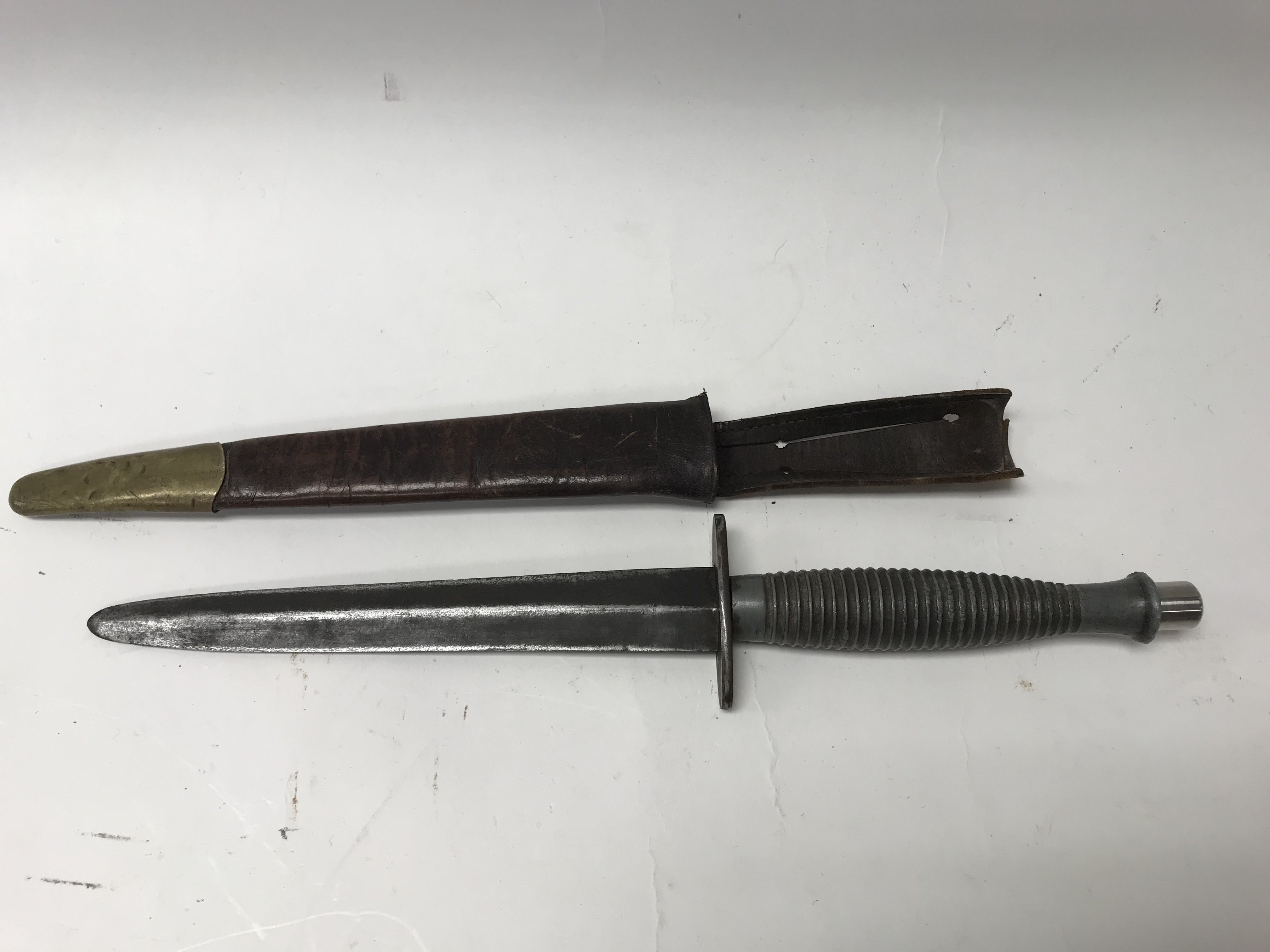 A WW2 3rd path Fairbairn Sykes fighting knife with