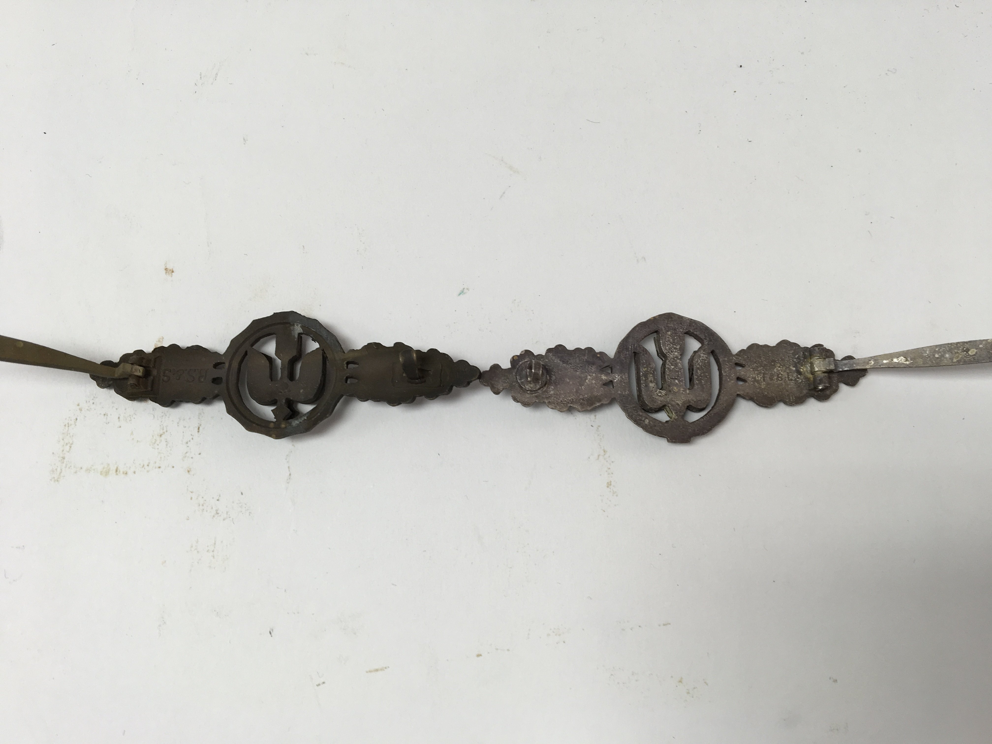 A pair of German WW2 Luftwaffe bomber clasps, silv - Image 2 of 2