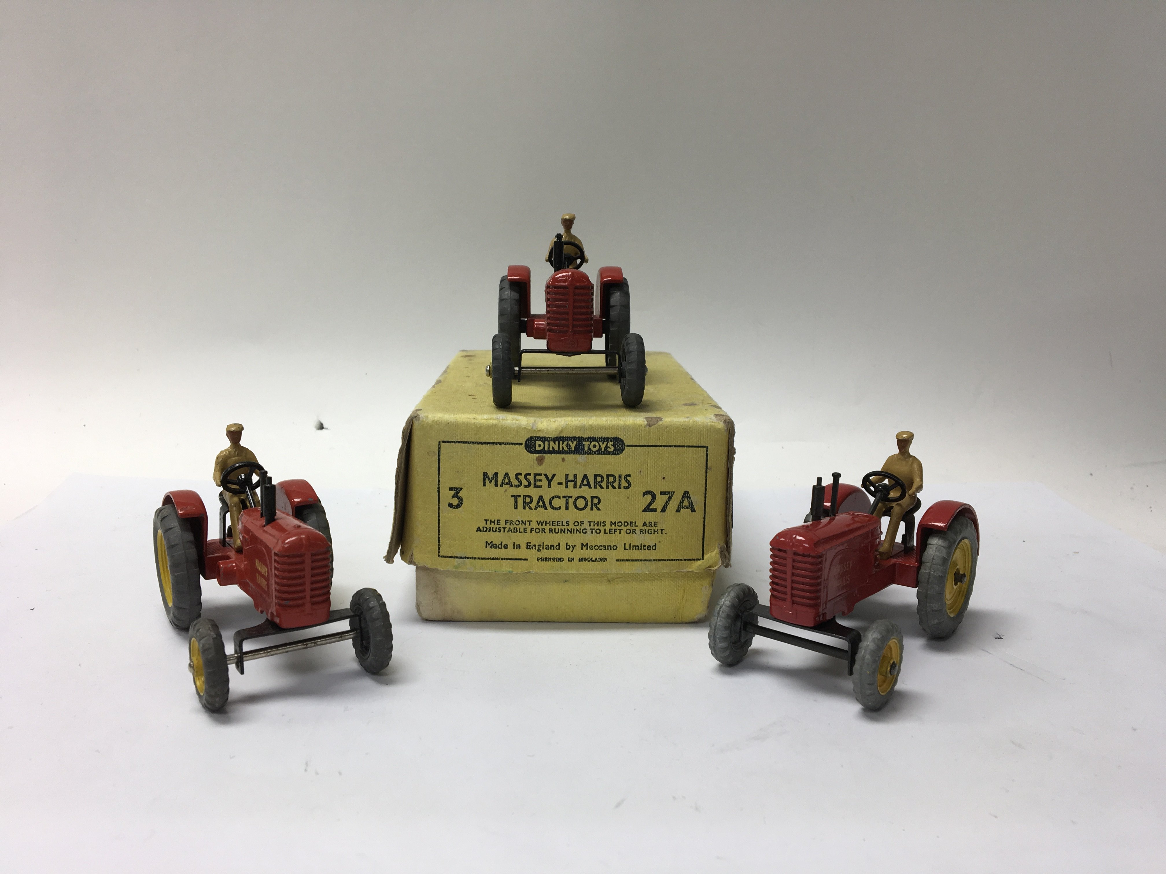 Dinky Toys Angleterre N°300 Tracteur Massey Harris Boîte D'origine