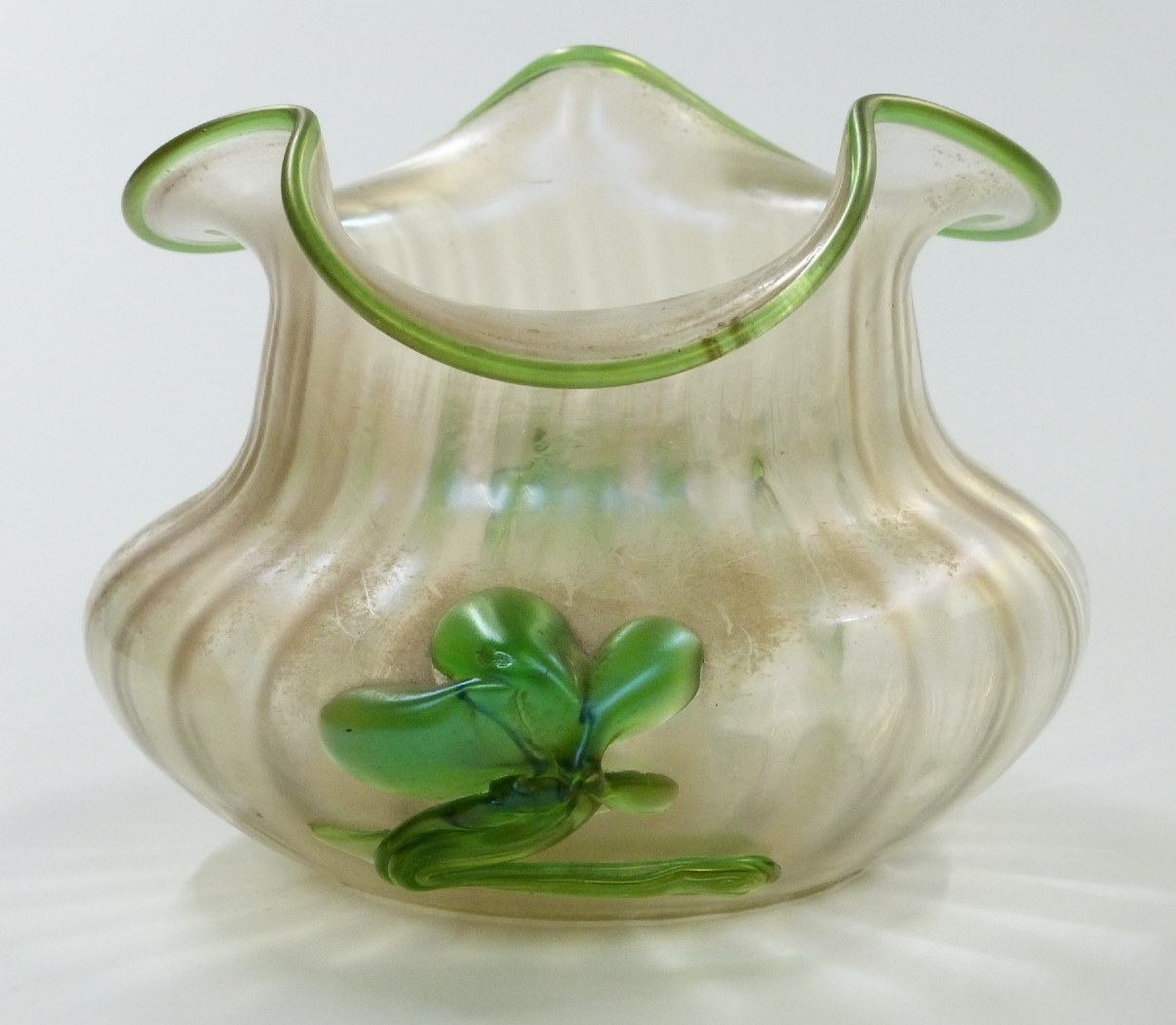 Kralik applied flowers iridescent glass trio of three vases with fluted bodies and green floral - Image 4 of 4