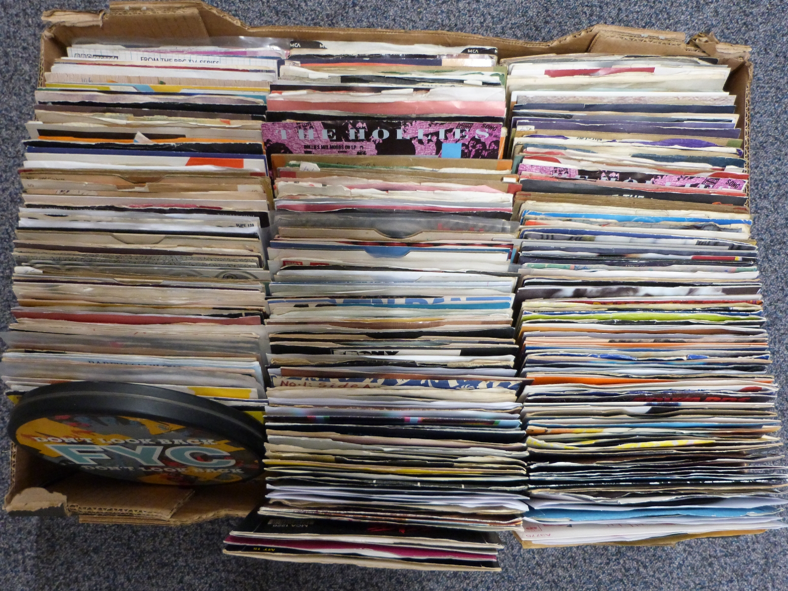 Approximately 300 singles mostly 1970s and 1980s - Image 3 of 3
