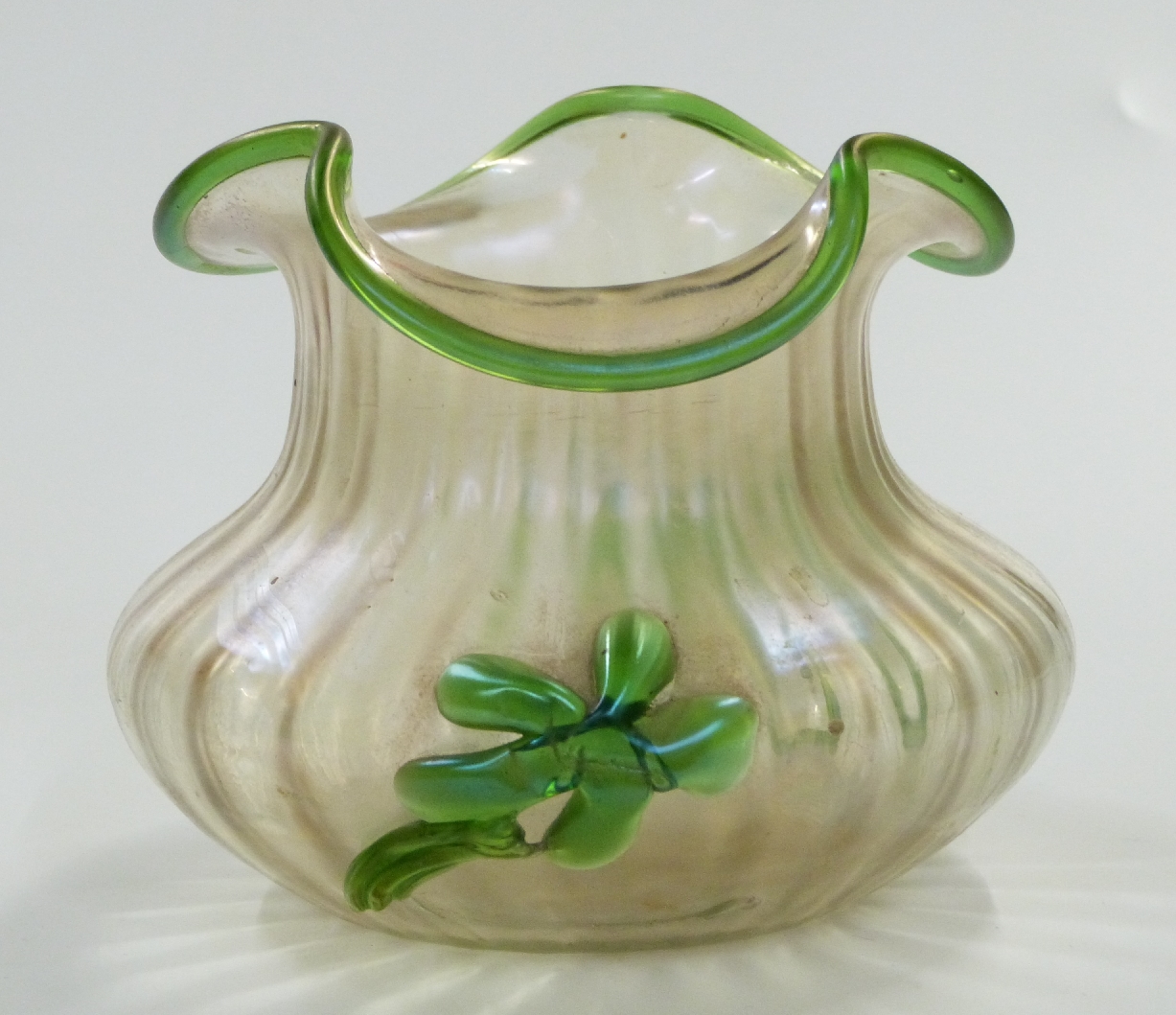 Kralik applied flowers iridescent glass trio of three vases with fluted bodies and green floral - Image 3 of 4