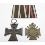 WWI German Iron Cross and Cross of Honour on bar