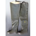 Shakespeare waders, size 9 (43).