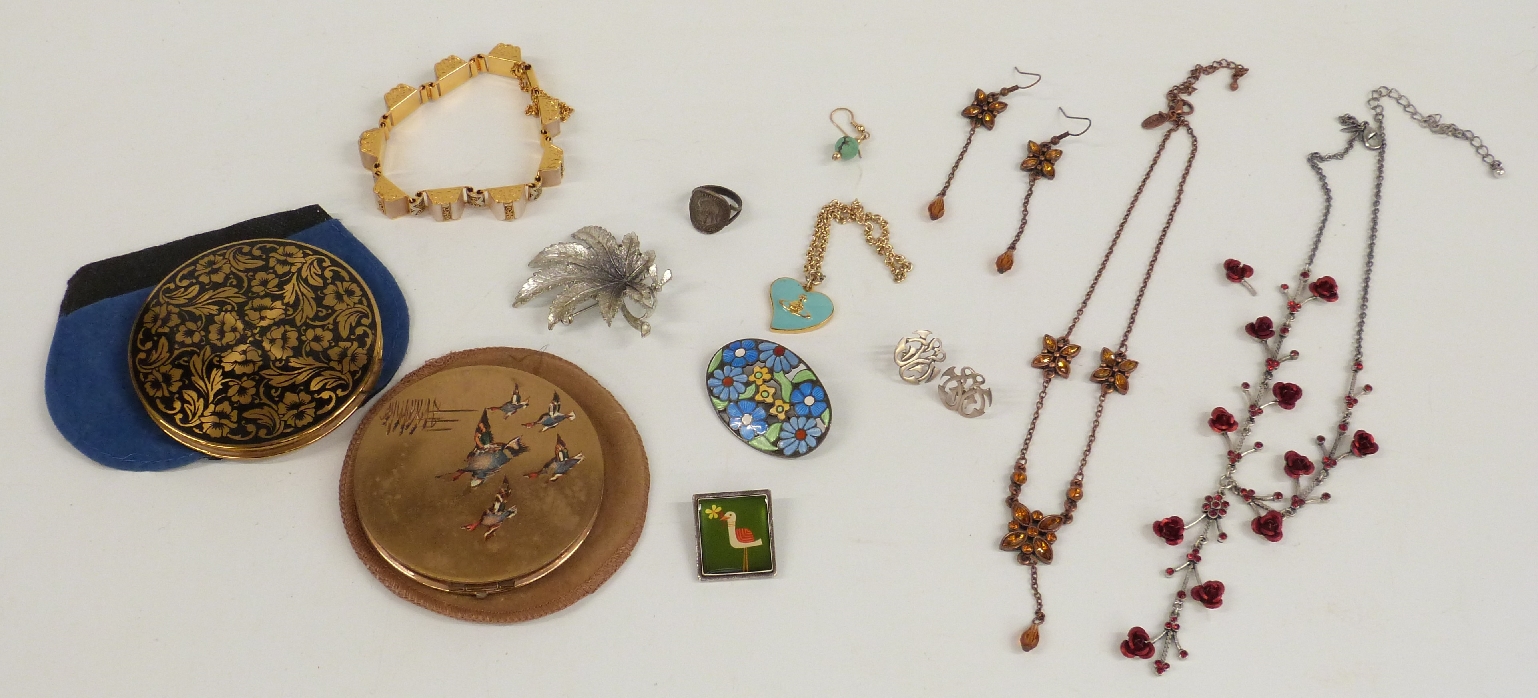 A collection of costume jewellery including a silver and enamel brooch, Exquisite brooch, silver - Image 2 of 4