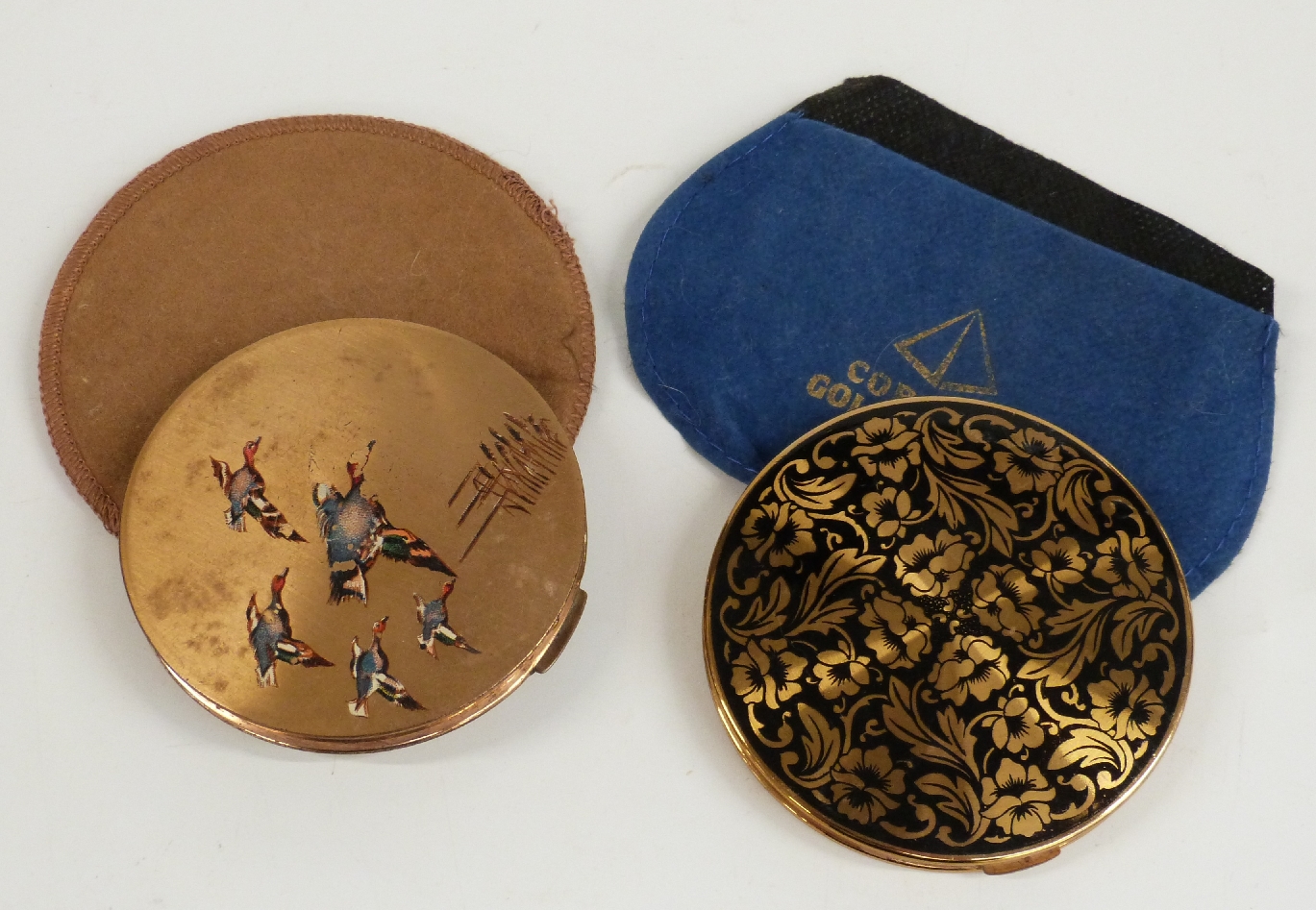 A collection of costume jewellery including a silver and enamel brooch, Exquisite brooch, silver - Image 4 of 4