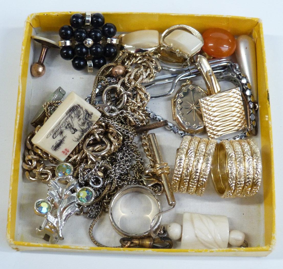 A large collection of costume jewellery including brooches, beads, bracelets, cufflinks, chains, - Image 12 of 14