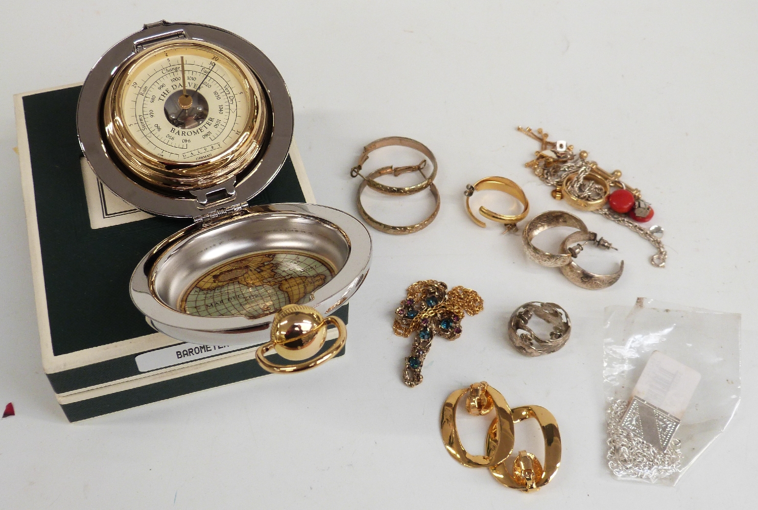 A collection of costume jewellery including necklaces, Dalvey barometer etc - Bild 9 aus 9