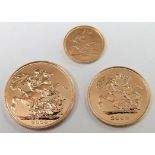 Westminster Coins cased set of 2009 gold sovereigns, comprising a gold full sovereign, gold half