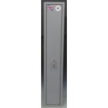 Brattonsound Sentinel Plus metal gun safe/ cabinet, 152 x 27 x 35cm