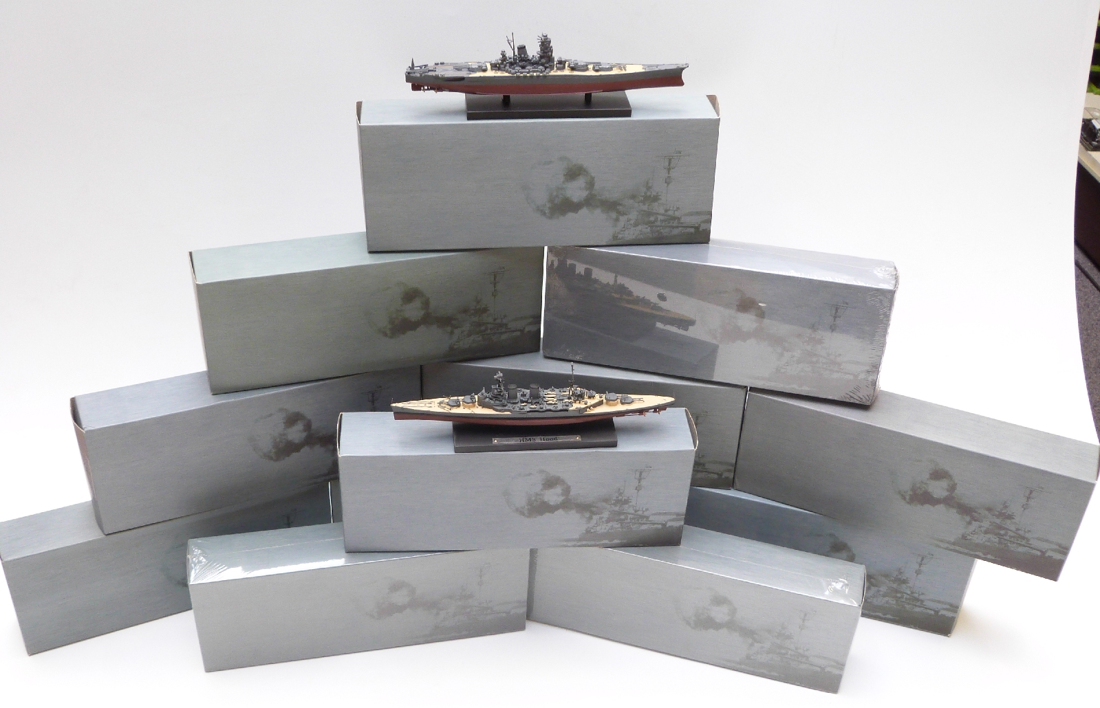 Twelves Atlas Editions diecast model ships, all in original boxes some sealed