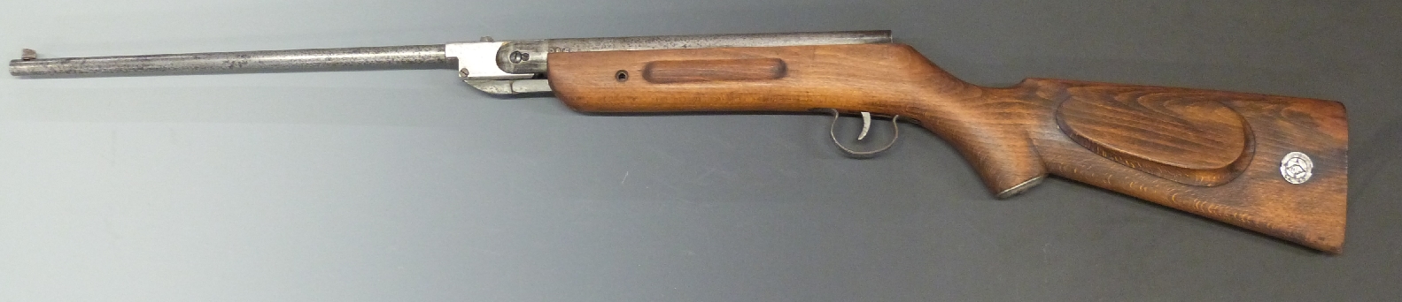 Rellum Telly .22 air rifle with semi-pistol grip, raised cheek piece and metal disk to stock, serial - Image 4 of 6
