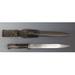 F W Hollier German Army WWII bayonet stamped 1539 to the 24.5cm blade, with scabbard and frog