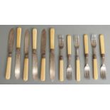 Set of 12 Edward VII hallmarked silver fish knives and forks, Sheffield 1906 maker Allen & Darwin,