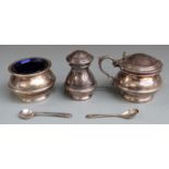 Modern hallmarked silver three piece cruet set with blue glass liners, Birmingham 1978, maker R E