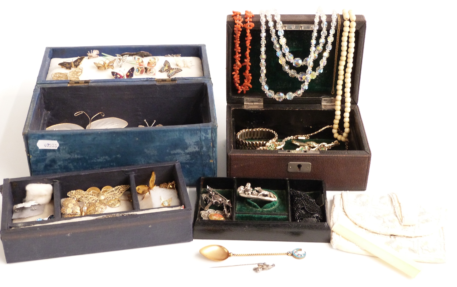 Collection of jewellery including filigree, white metal, mother of pearl, Japanese and enamel