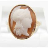 A 9ct gold cameo ring, 3.1g, size K