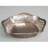 George V hallmarked silver pierced and shaped basket, Birmingham 1926 maker Spurrier & Co, width