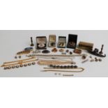 A collection of jewellery including 15ct gold expanding Rolex watch strap (2.8g), costume jewellery,