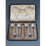 Cased set of Edward VII Mappin & Webb hallmarked silver teaspoons and tongs, Sheffield 1903,