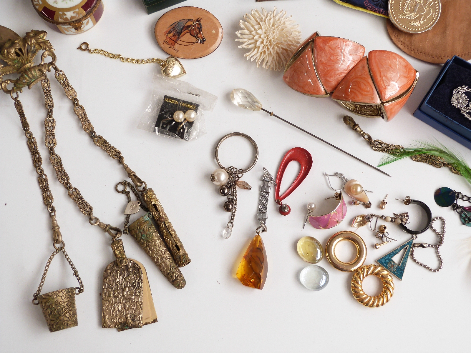 A collection of costume jewellery including brooches, beads, earrings, chatelaine, agate necklace, - Image 4 of 4