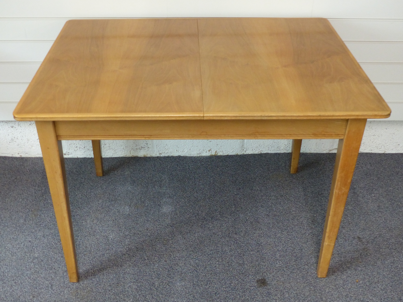 Gordon Russell of Broadway extending dining table, maximum length 154cm, minimum length 106cm, W78 x - Image 3 of 3