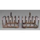 Pair of Elkington hallmarked silver Art Deco style toast racks, Birmingham 1959/60, length 7.5cm