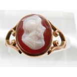 A 9ct gold ring set with a hardstone cameo, Chester 1914, 2g, size O