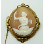 Victorian brooch set with a cameo depicting a lady, 4 x 5.2cm