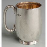 Edward VII hallmarked silver tankard, Sheffield 1902 maker Atkins Brothers, height 8cm weight 103g