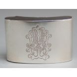 Victorian hallmarked silver curved snuff box with gilt interior, Birmingham 1884 maker Robert